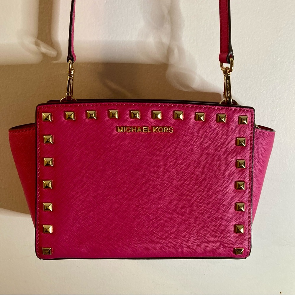 NWOT Michael Kors GORGEOUS Studded Selma Messenger Crossbody Pristine Condition